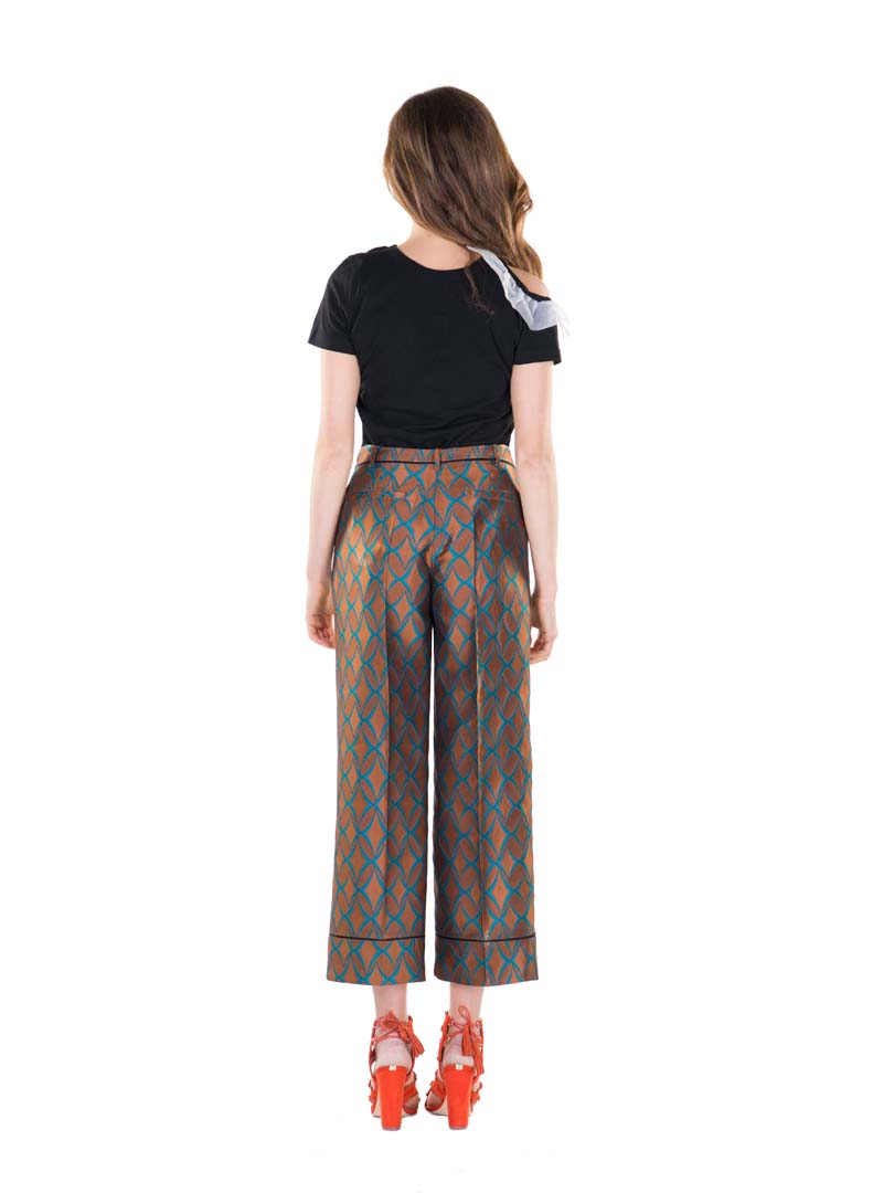 Jucca, Pantalone